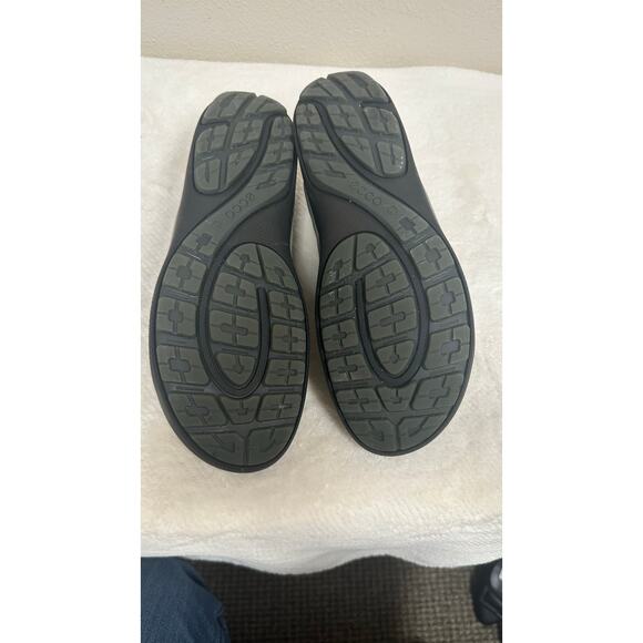 ECCO Men’s Soft 7 Nubuck Leather Sneakers – Gray Lace-Up Comfort Shoes - Picture 7 of 8